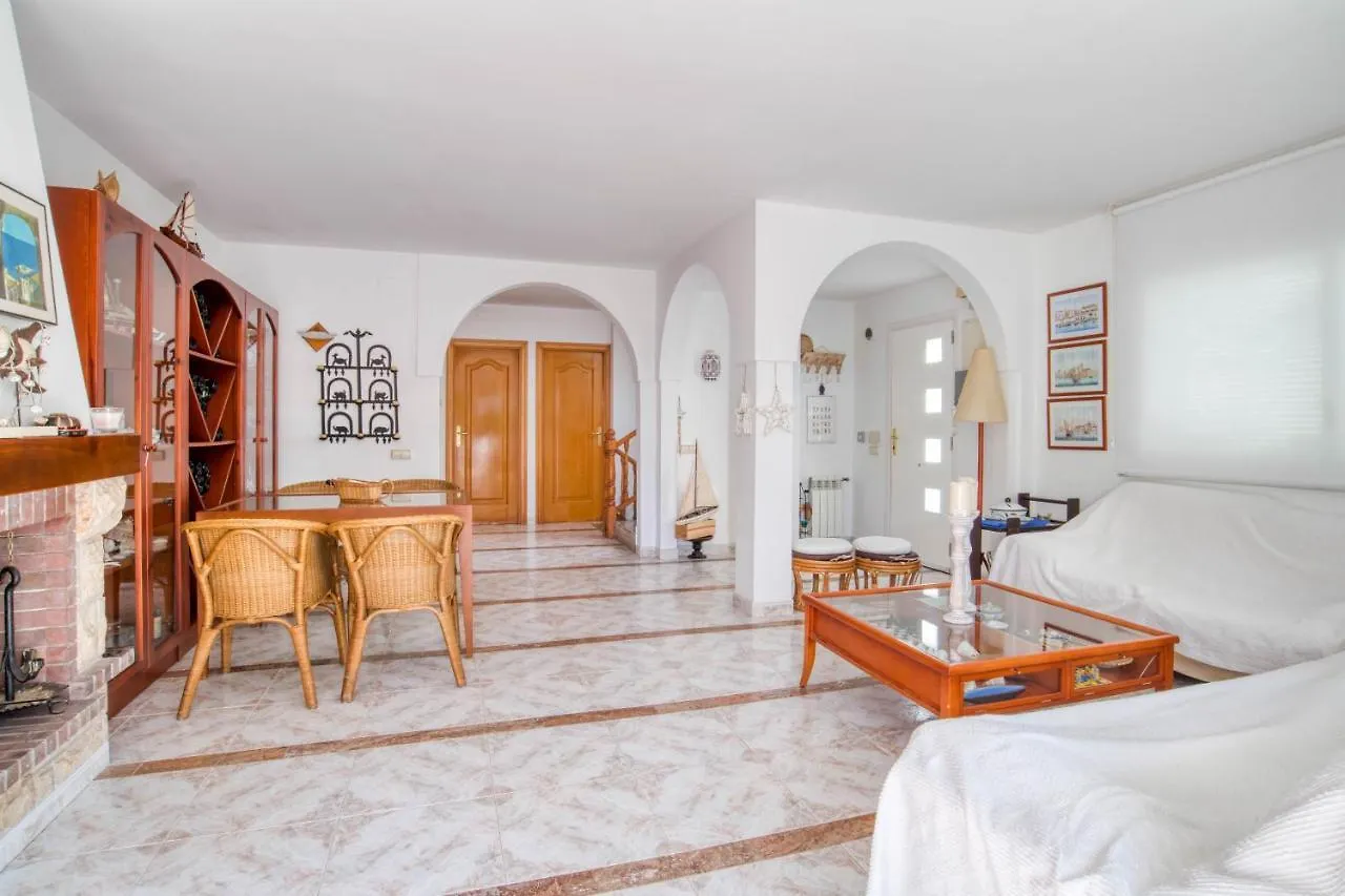 Casa Acollidora: Beachside Comfort for 8 near Platja d'Aro Center Villa