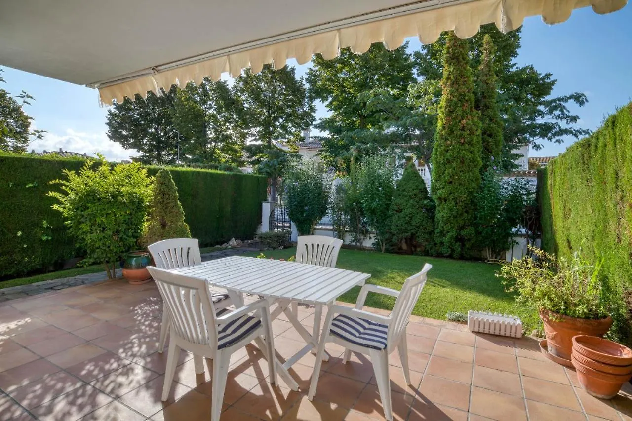 Villa Casa Acollidora: Beachside Comfort for 8 near Platja d'Aro Center Spain