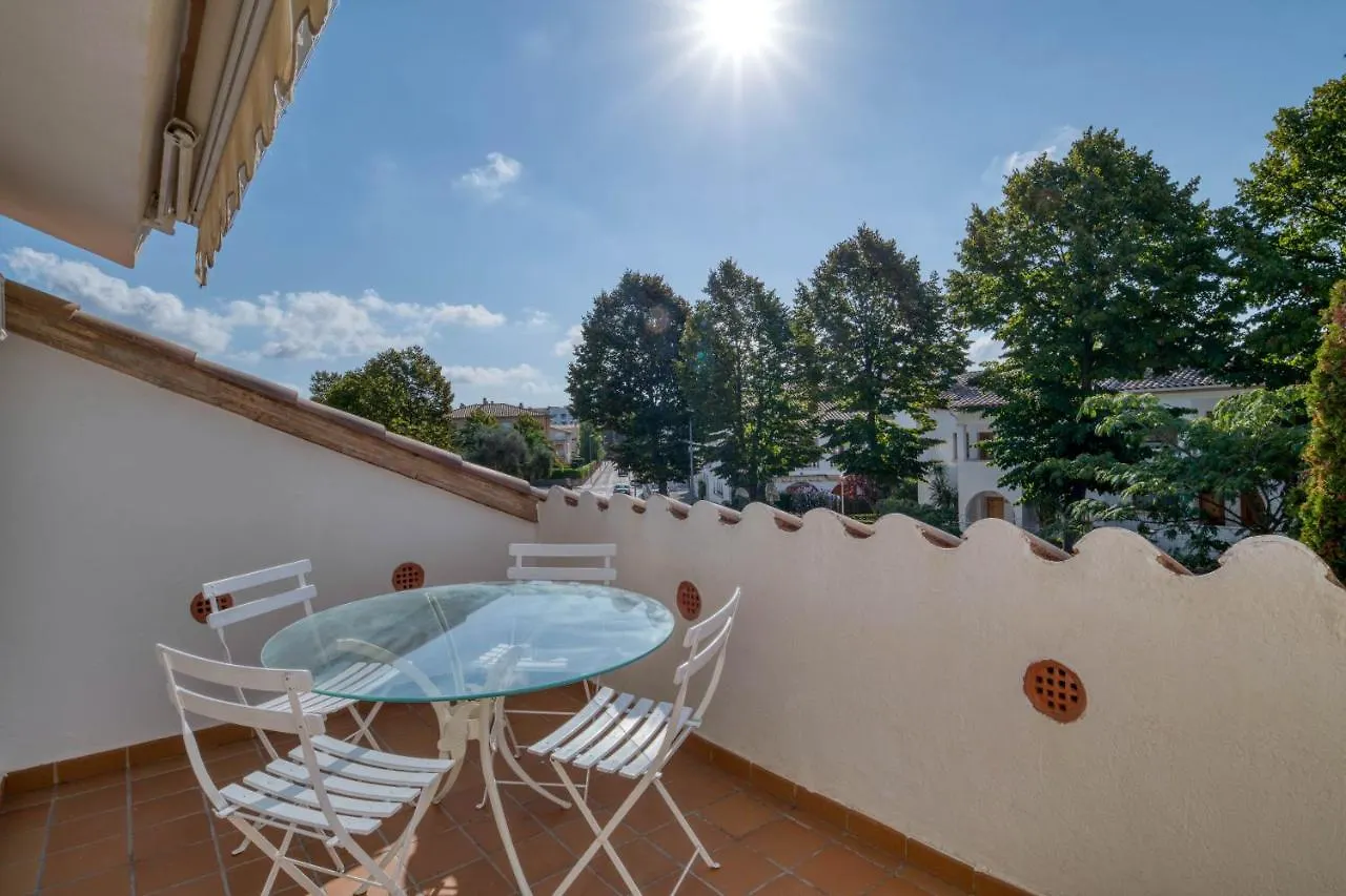 Casa Acollidora: Beachside Comfort for 8 near Platja d'Aro Center 0*,