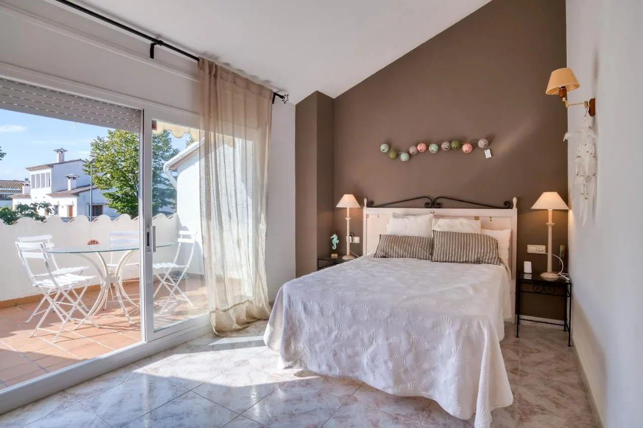 Casa Acollidora: Beachside Comfort for 8 near Platja d'Aro Center Villa