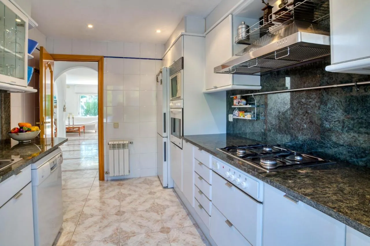 Casa Acollidora: Beachside Comfort for 8 near Platja d'Aro Center
